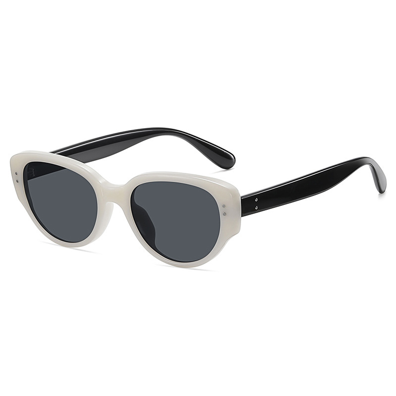 Fashion trendy new frame Korean style elegant sunglasses milky white and gray lenses